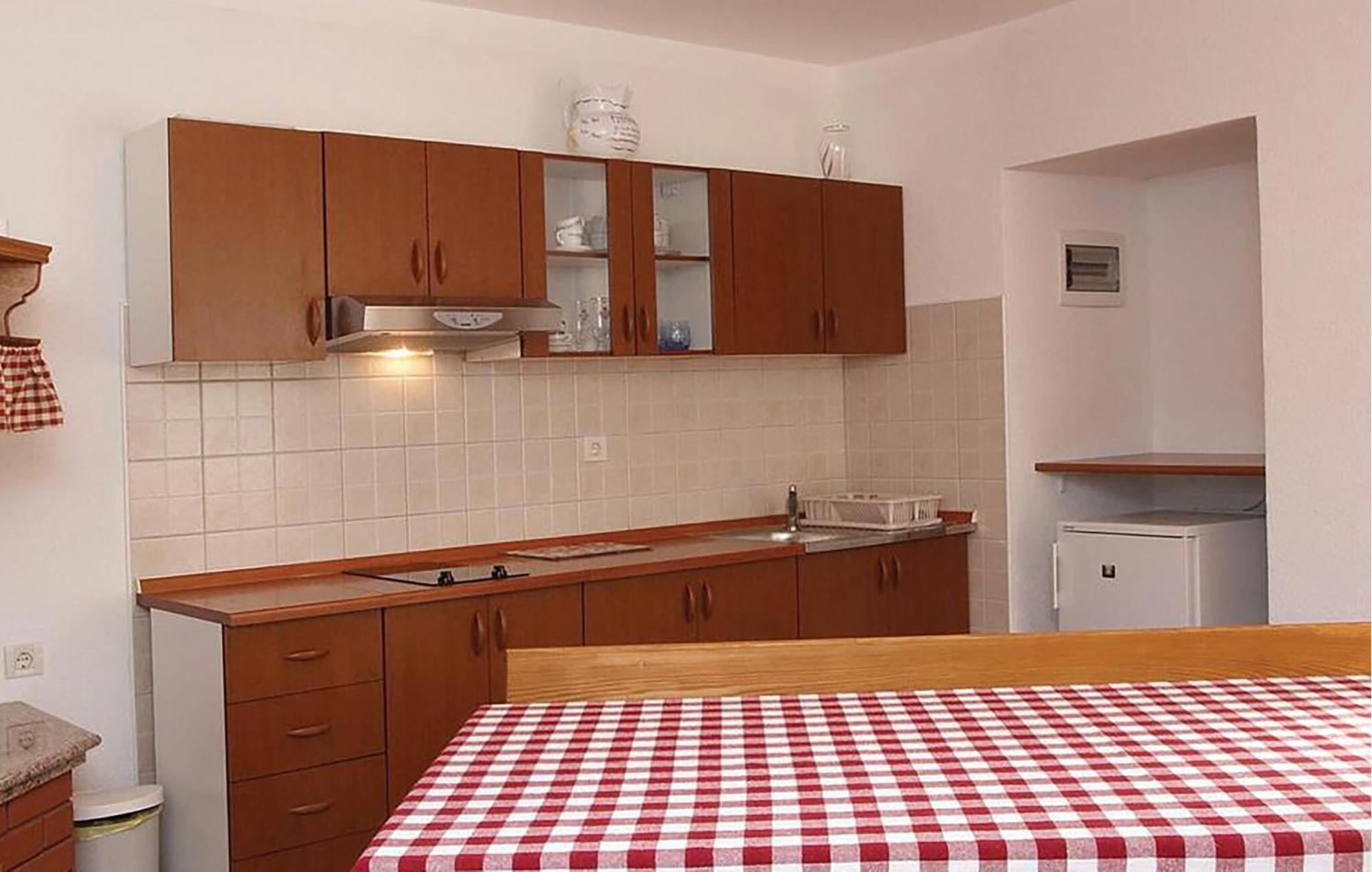 2 Bedroom Awesome Apartment In 플로민 외부 사진
