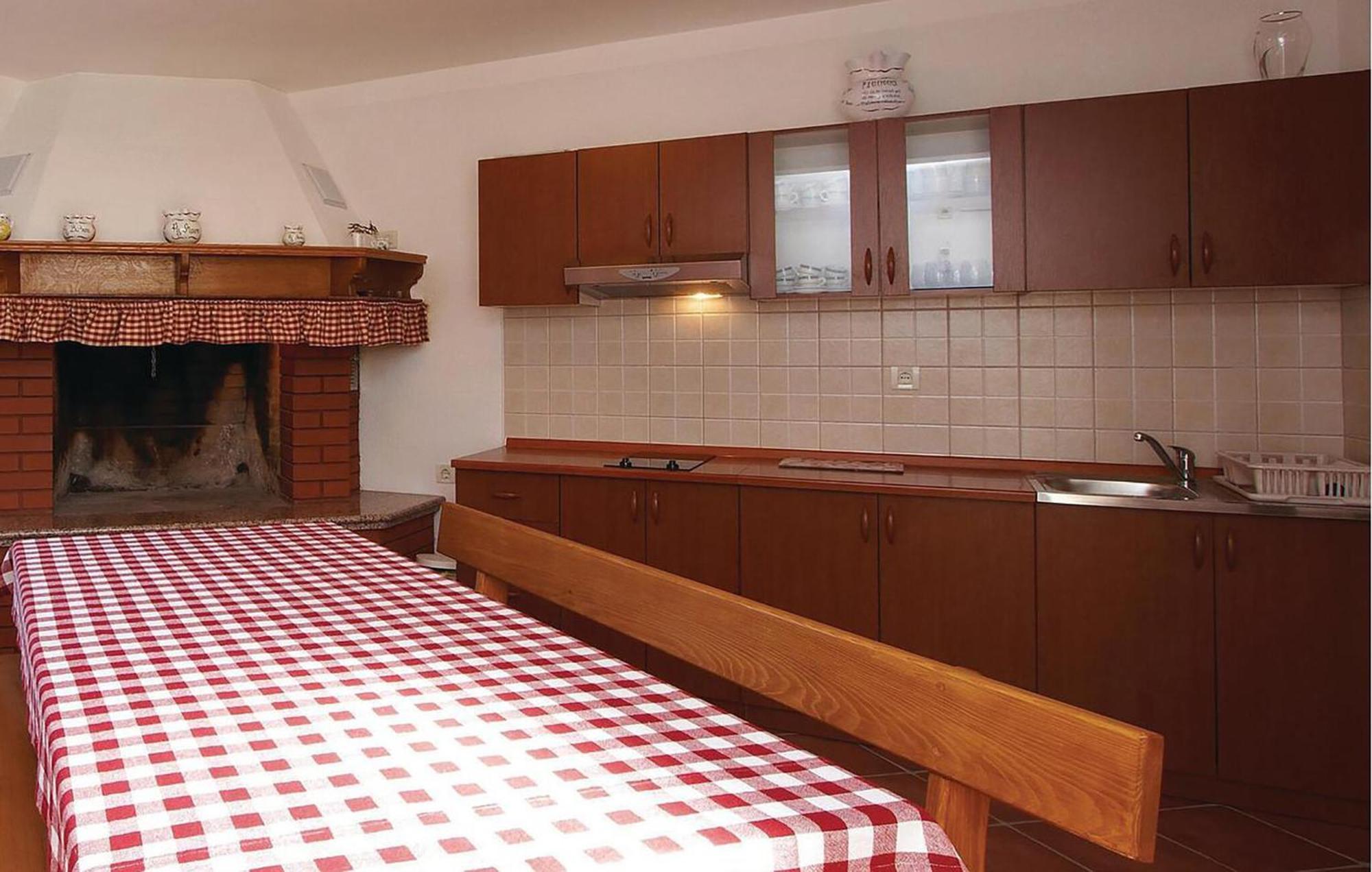 2 Bedroom Awesome Apartment In 플로민 외부 사진